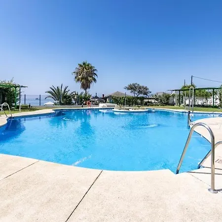 Pie De Playa Con Piscina: Banana Beach. Apartment