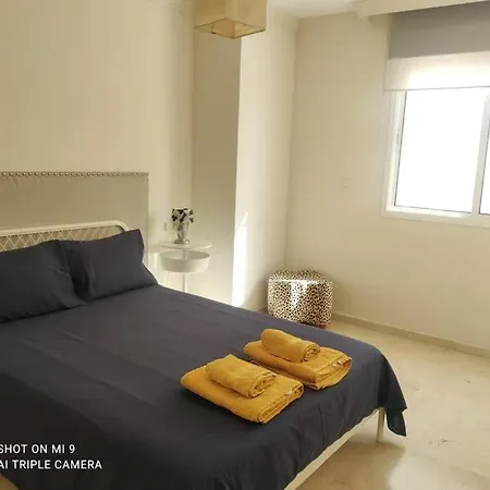 Pie De Playa Con Piscina: Banana Beach. Apartment