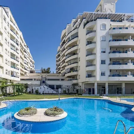 Pie De Playa Con Piscina: Banana Beach. Apartment *